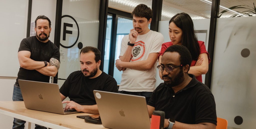 L'équipe Toboggan Labs en action.